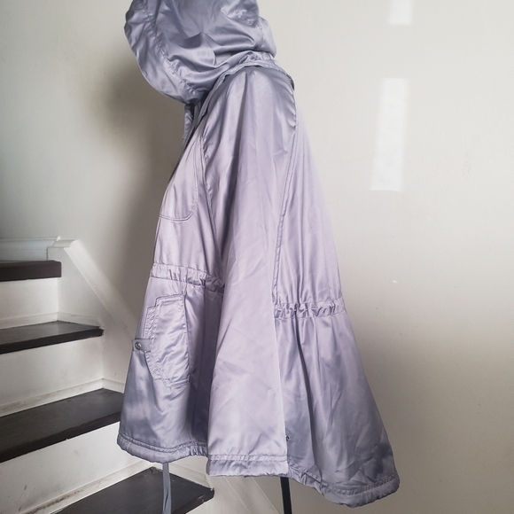 Lululemon wanderful Capelet - Picture 4 of 13